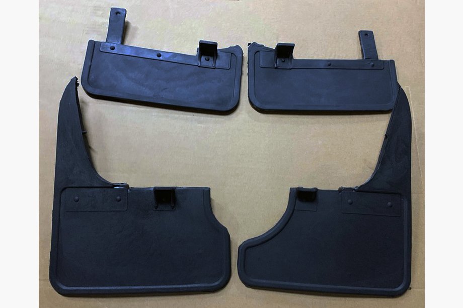 Volkswagen T5 Multivan 2003–2010 Turkish Mud Flaps (Plastic) Front Mud Flaps Image
