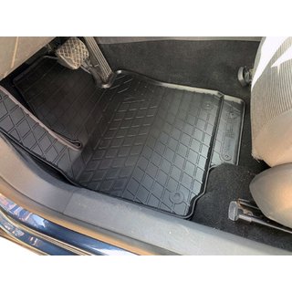 Rubber Floor Mats (4 pcs, Stingray Premium) photo 1