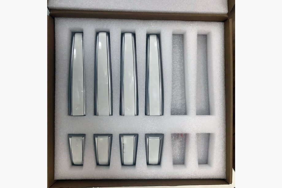 Range Rover Sport 2014-2022 Chrome Door Handle Covers (4 pcs) White Image