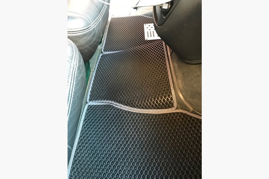 Mercedes Sprinter W901/902/903/904/905 1995–2006 EVA Floor Mats (CDI, Black) Photo 1