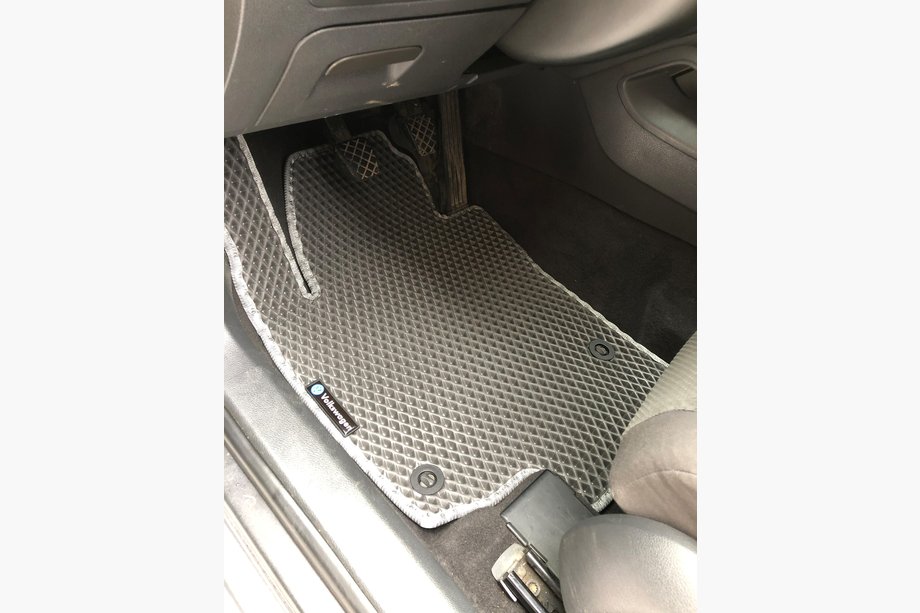 Volkswagen Golf 5 2003-2009 EVA Floor Mats (black) Image