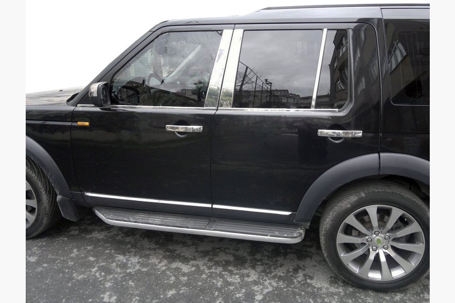 Land Rover Discovery III 2004–2009 Stainless Steel Door Pillar Trim (6 pcs) Image