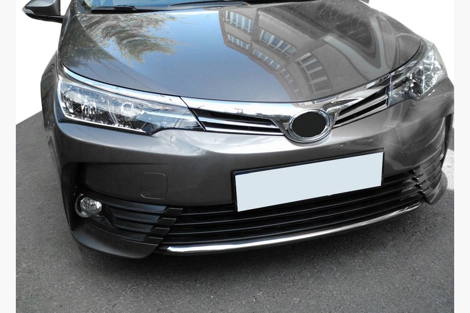 Toyota Corolla 2013-2019 Bumper grille trim (2017-2019, stainless steel) Image