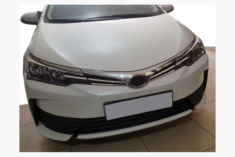 Toyota Corolla 2013-2019 Chrome Grille Trim (2017-2019, Stainless Steel) Image