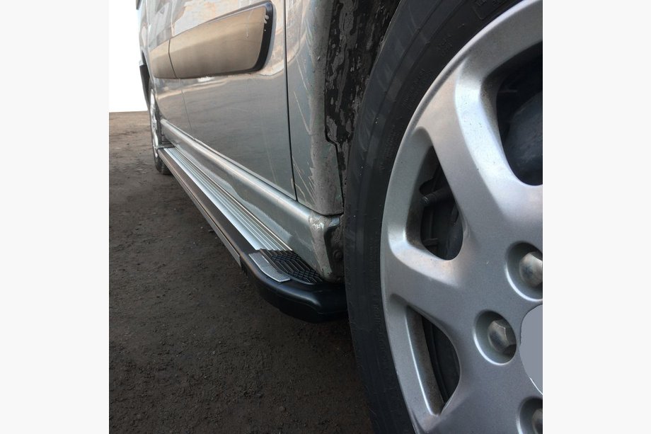 Toyota Proace 2016- Side Steps Rainbow (2 pcs, Aluminum) Image