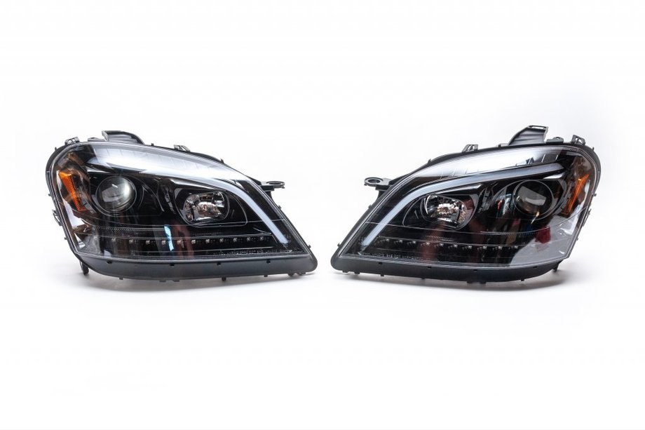 Mercedes ML W164 2005-2011 Front headlights with LED element (2005-2008, 2 pcs, dark) Image