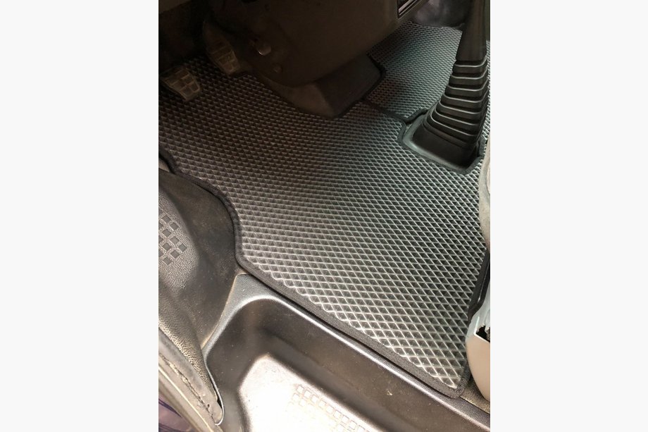 Volkswagen T4 Transporter 1990-2003 EVA Floor Mats (black) Image