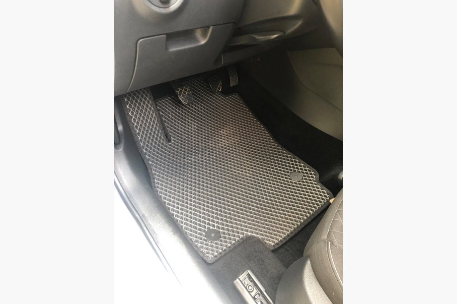 Skoda Octavia III A7 2013-2019 EVA Floor Mats (black) Image