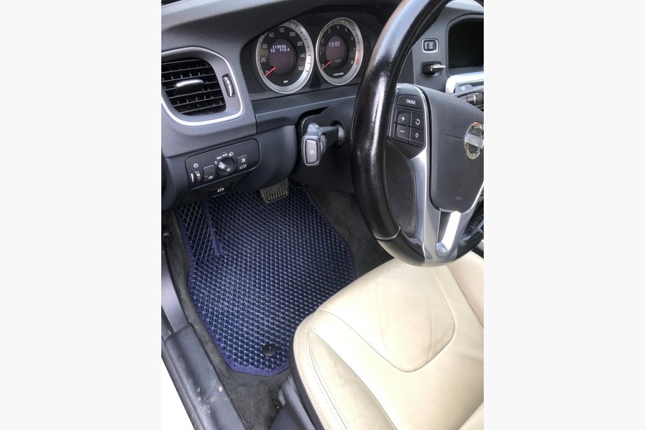 Volvo V60 2011-2018 EVA Floor Mats (black) Image
