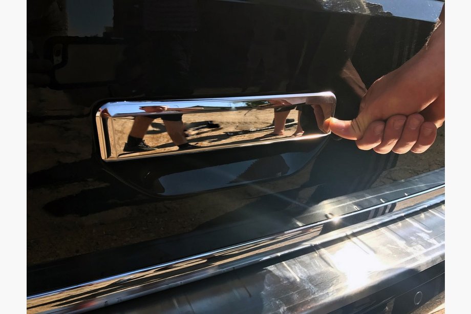 Volkswagen T6 2015-2024 Rear door handle cover (stainless steel) OmsaLine - Italian Stainless Steel Photo 5