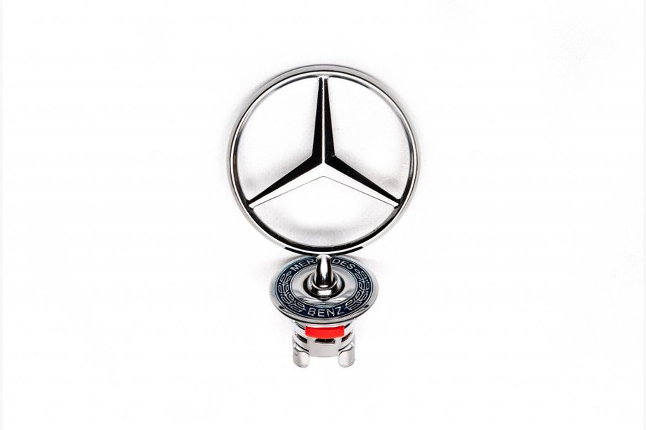 Mercedes S-class W221 2005-2013 Target emblem (with lettering) Image