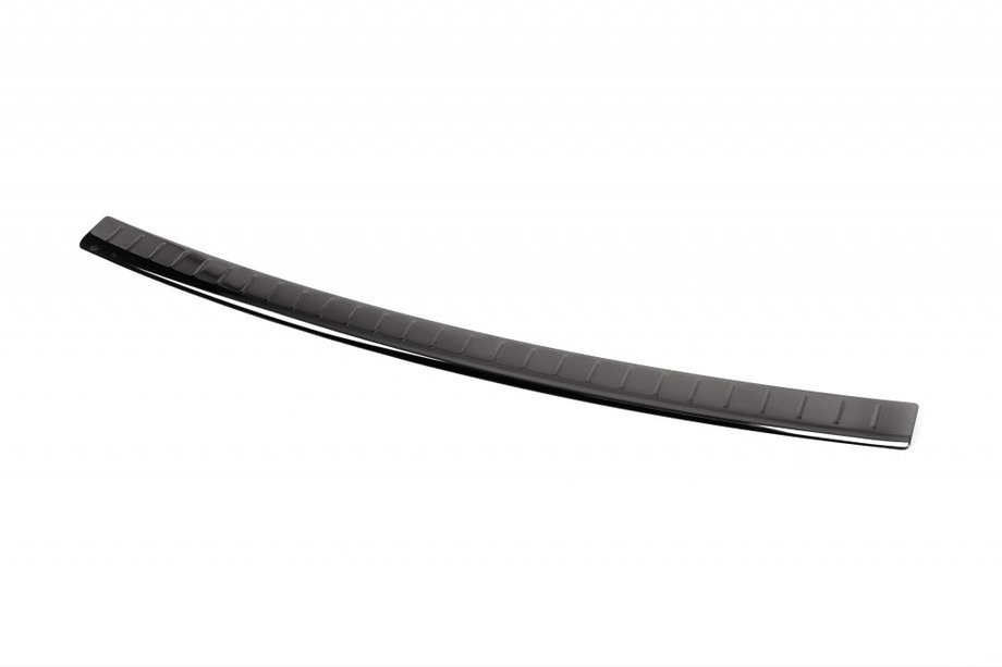 Nissan Qashqai 2014-2021 Rear Bumper Protector Black Chrome (2014-2017, Stainless Steel) Image