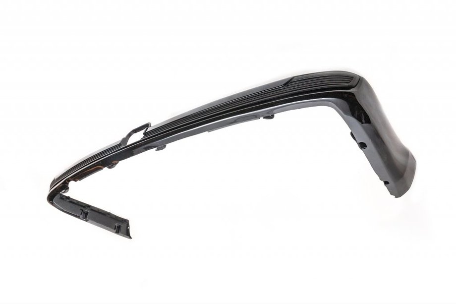 Toyota Land Cruiser 200 2007-2021 Rear valance 2016+ with tow bar cutout (black) Image