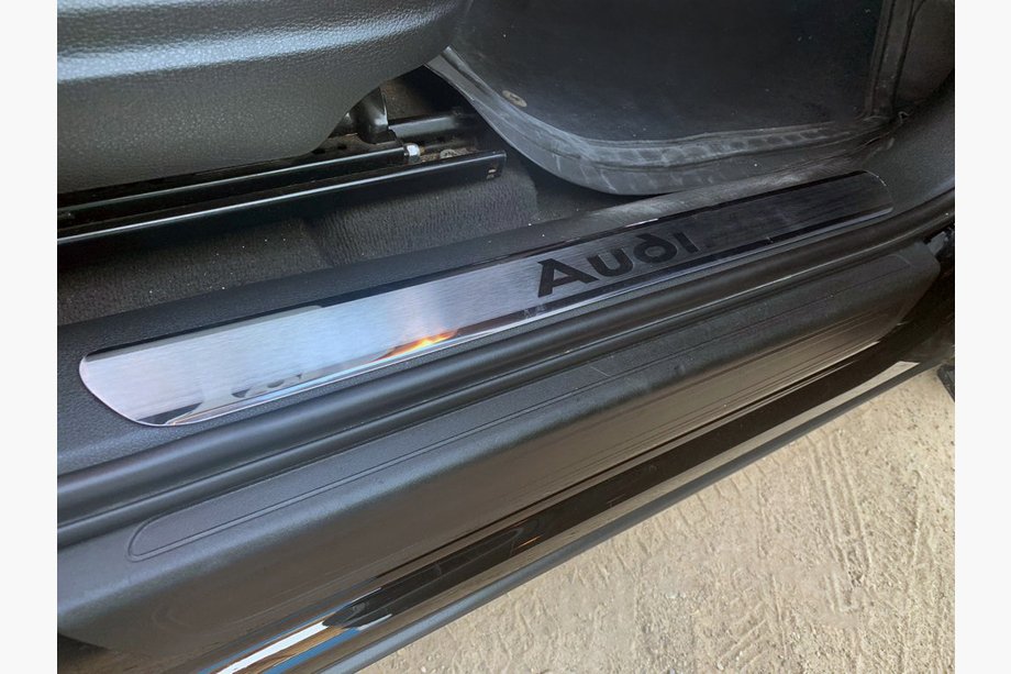 Audi Q5 2008-2017 Interior door sill covers (4 pcs, Carmos) Image