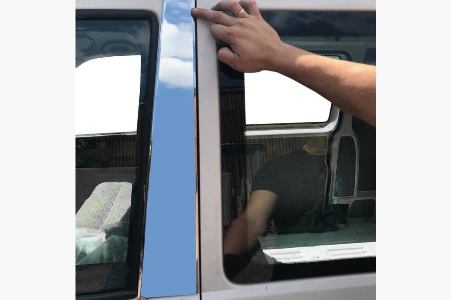 Volkswagen T5 Multivan 2003–2010 Clearance! Chrome pillar trim (left side) Image