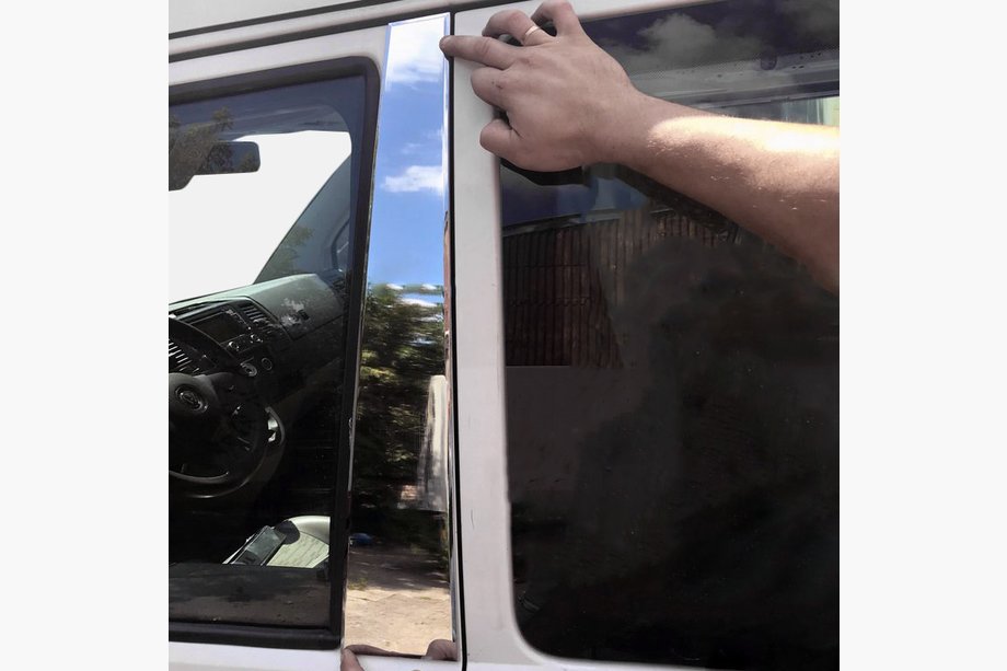 Volkswagen T5 2010-2015 Clearance! Chrome pillar trim (left side) Image