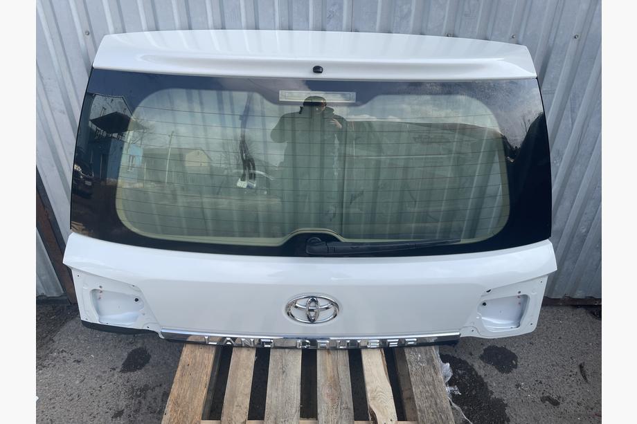 Toyota Land Cruiser 200 2007-2021 Upper trunk lid 2016+ white (USED, original) Image