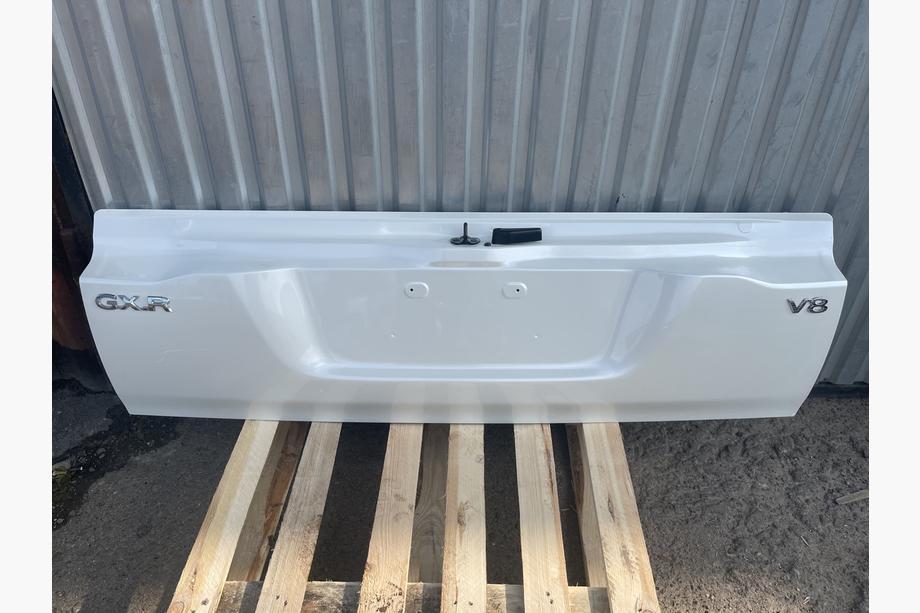 Toyota Land Cruiser 200 2007-2021 Lower trunk lid 2016+ white (USED, original) Photo 1