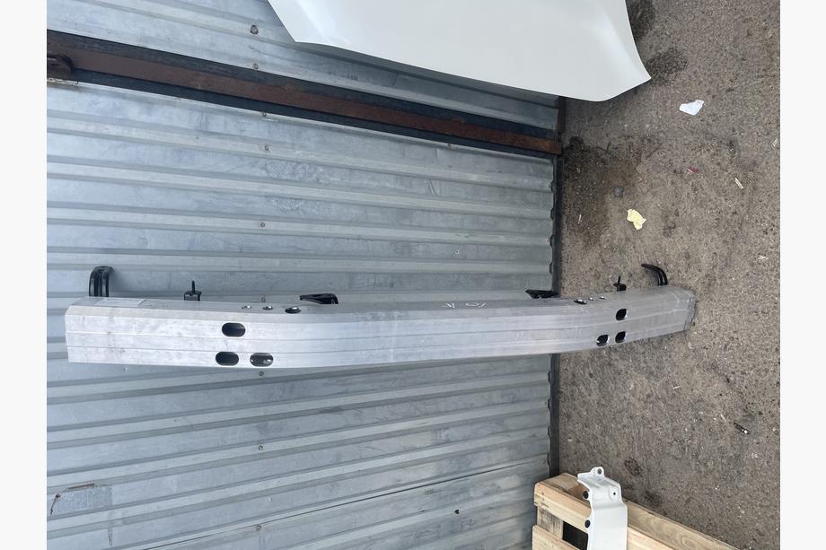 Toyota Land Cruiser 200 2007-2021 Bumper Reinforcement (1 pc, Original) Image