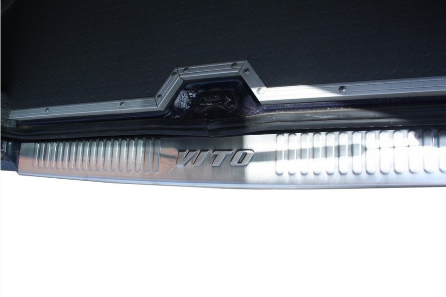 Mercedes Vito W638 1996-2003 Rear bumper protector stainless steel (Omsa) Glossy Image