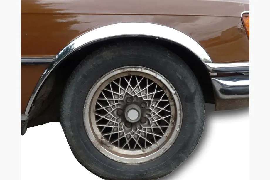 Mercedes W116 1972-1980 Stainless Steel Fender Trim (4 pcs) Image