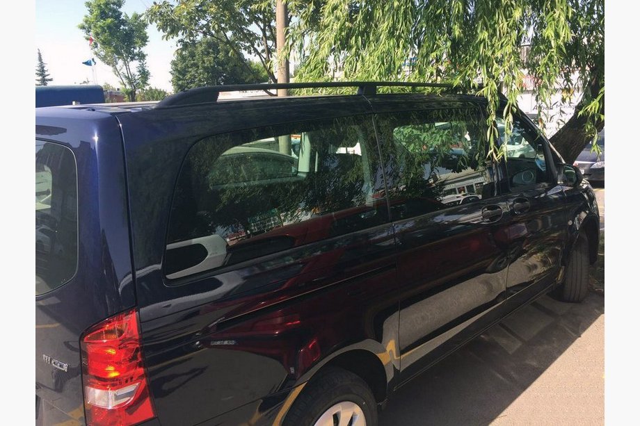 Mercedes Viano 2004-2014 Black Roof Rails Skyport (Solid Metal) Image