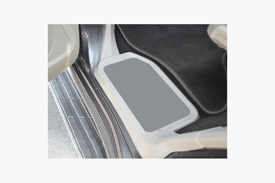 Mitsubishi Pajero Wagon III 1999-2006 Door Sill Covers Nataniko Premium (2 pcs, Stainless Steel) Image