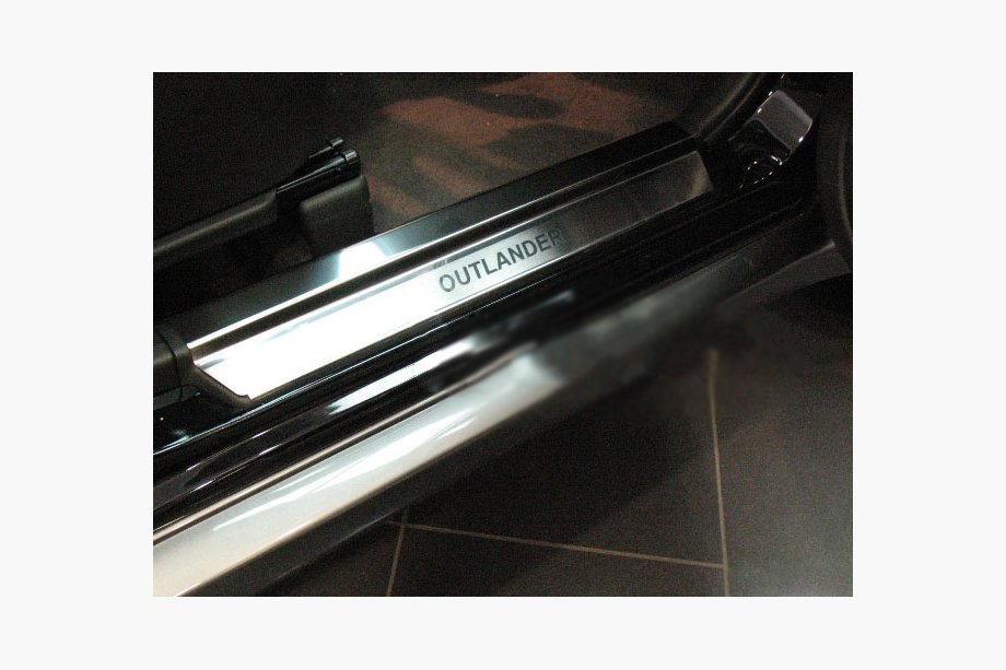 Mitsubishi Outlander 2001-2006 Natanika Premium Door Sill Protectors (4 pcs, Stainless Steel) Image