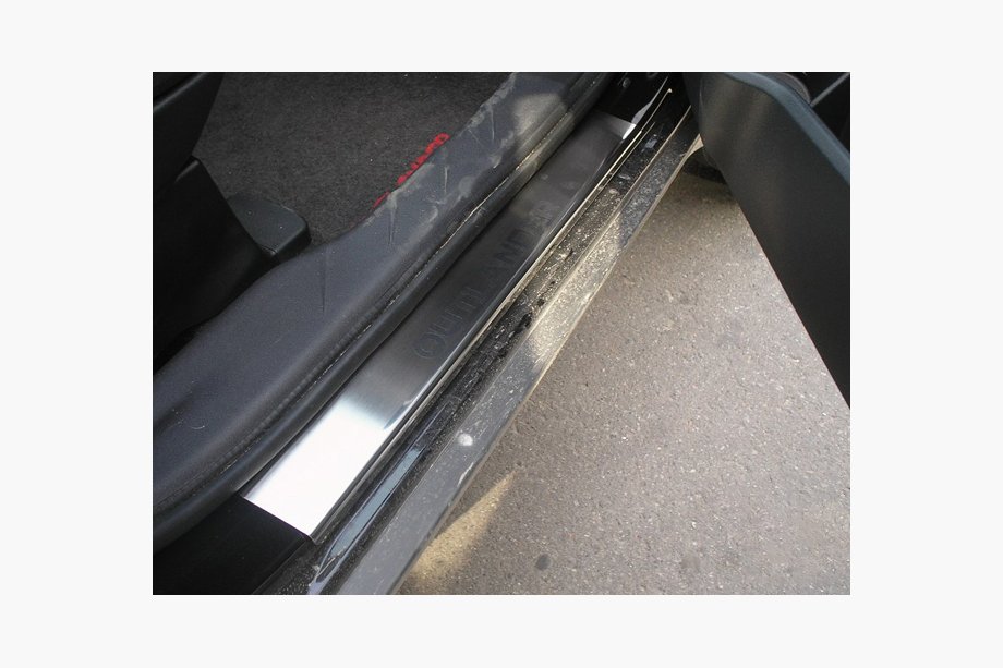 Mitsubishi Outlander 2006-2012 Door Sill Covers Nataniko (4 pcs, Stainless Steel) Image