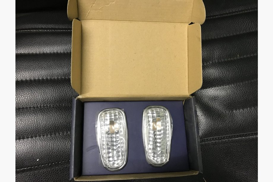 Mercedes C-class W202 1993-2001 Side Indicators (2 pcs) Image