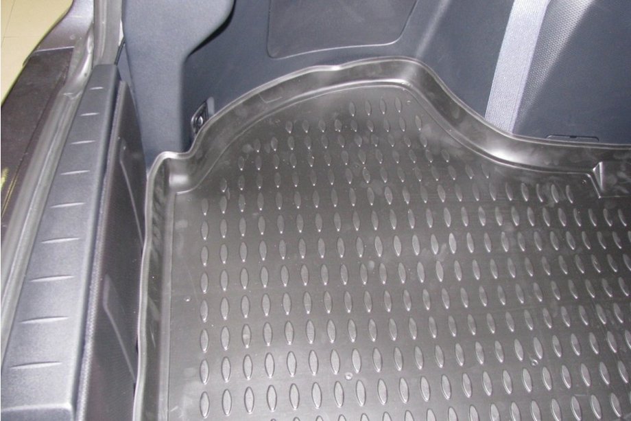 Citroen C-Crosser 2007-2013 (2007↗) Rubber Trunk Mat (Novline) SUV Image