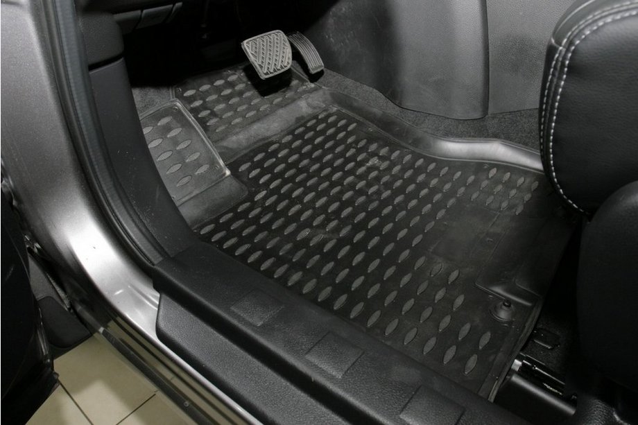 Nissan X-trail T31 2007-2014 Rubber floor mats (4 pcs, Novline) Image