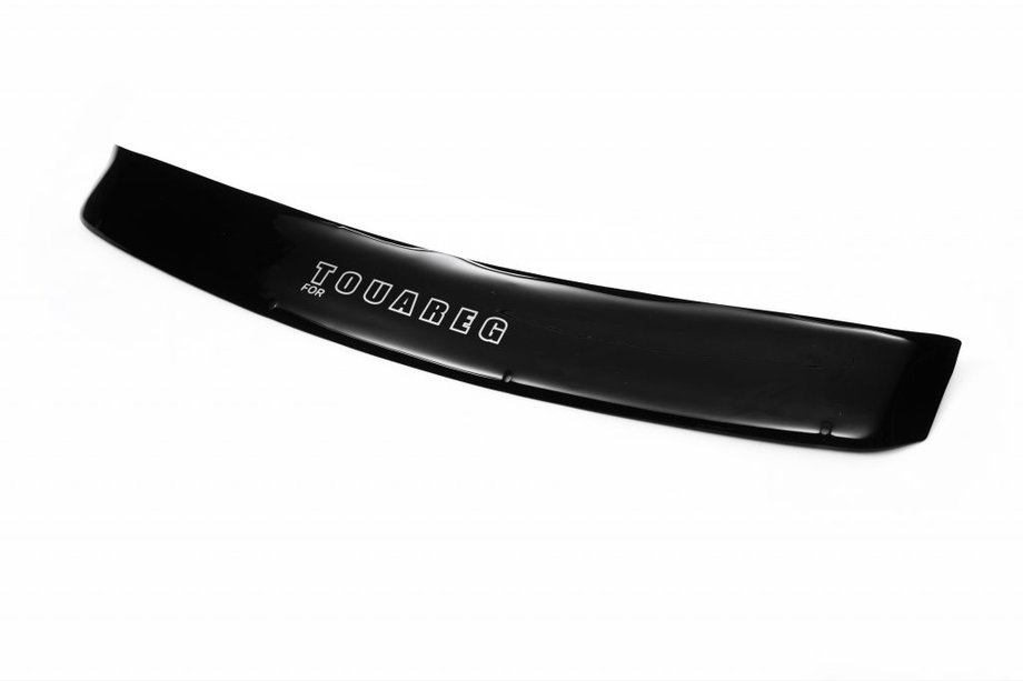 Volkswagen Touareg 2002–2010 Hood Deflector (VIP) Image