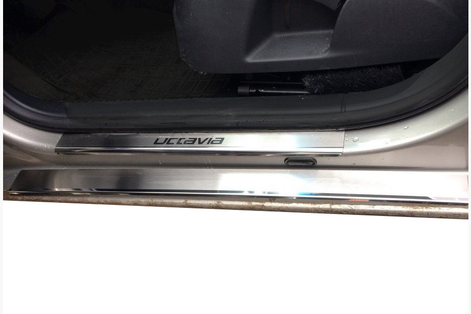 Skoda Octavia II A5 2010-2013 Door Sill Covers Nataniko (8 pcs, Stainless Steel) Image