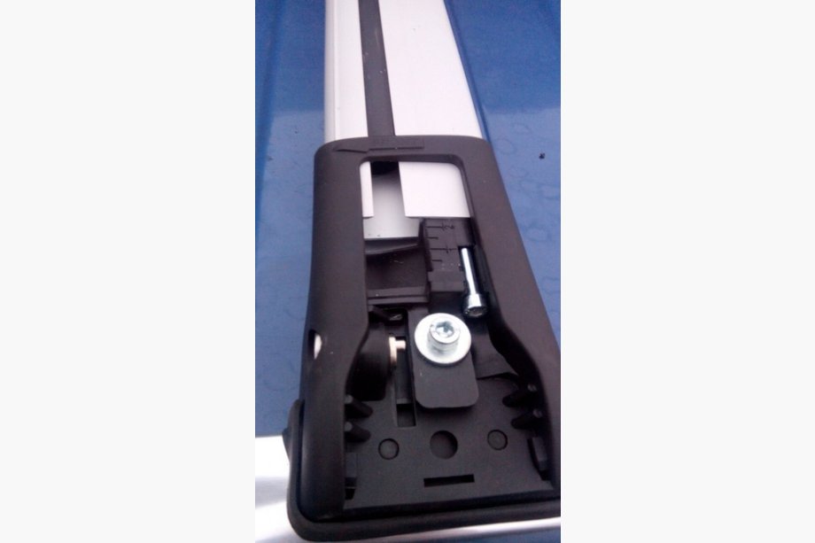 Nissan Pathfinder R51 2005-2014 Lockable roof cross bars for integrated roof rails (2 pcs) Photo 6