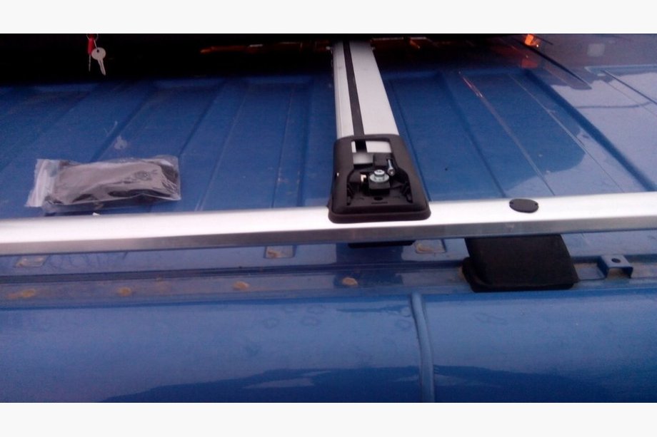 Nissan Pathfinder R51 2005-2014 Lockable roof cross bars for integrated roof rails (2 pcs) Photo 7