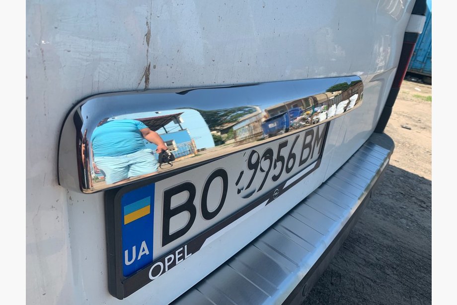 Nissan NV300/Primastar 2016- Stainless steel trim above license plate OmsaLine - Italian Stainless Steel Photo 12
