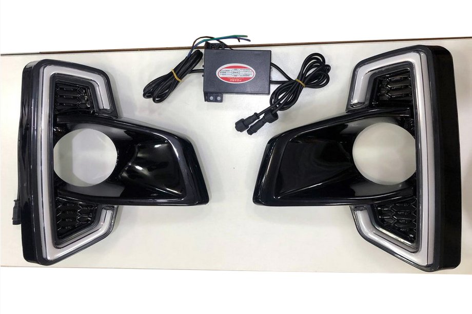 Toyota Hilux 2015- LED Fog Light Grille (2 pcs) Image