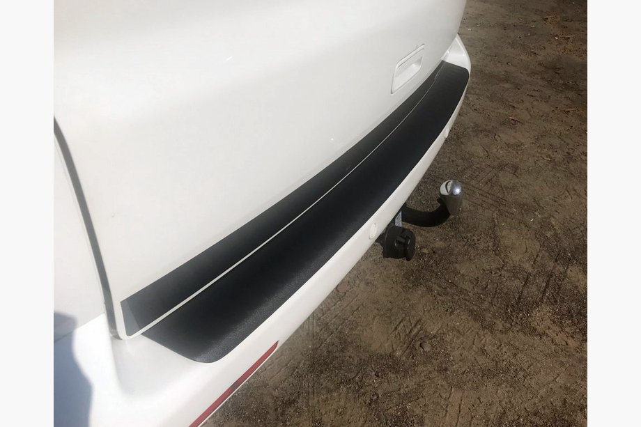 Volkswagen T5 Transporter 2003-2010 Rear bumper protector with lip (ABS plastic) Image