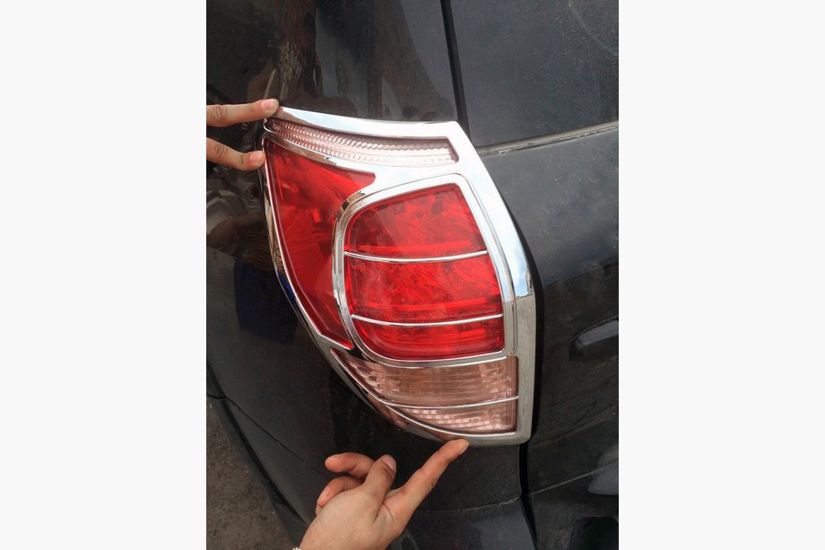 Toyota Rav 4 2006-2013 Tail Light Covers 2006-2009 (2 pcs, plastic) Image