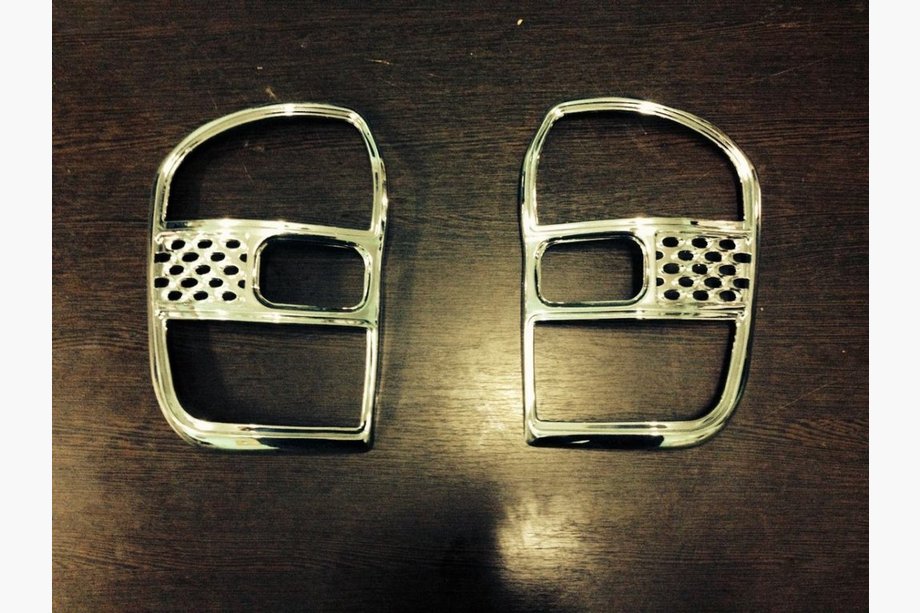 Toyota Rav 4 2001-2005 Tail Light Covers 2003-2006 (2 pcs, plastic) Image