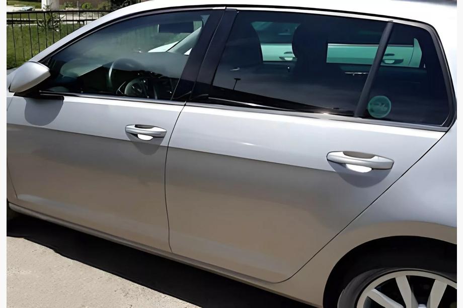 Volkswagen Golf 7/E-Golf 2012-2020 Lower Window Trim Black Chrome (4 pcs, Stainless Steel) Image