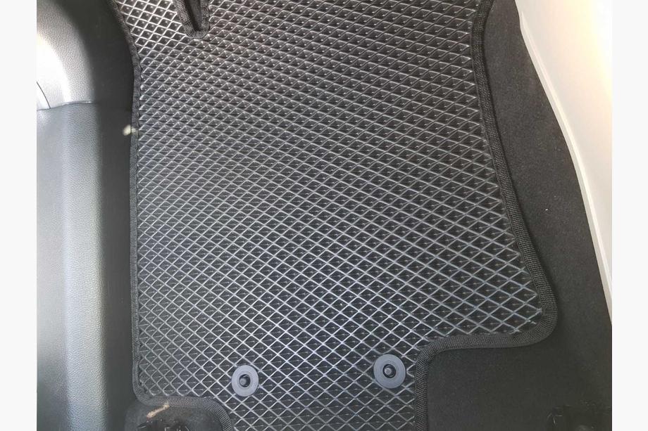 Nissan Qashqai 2014-2021 EVA Floor Mats for Rogue Sport (Black) Photo 4