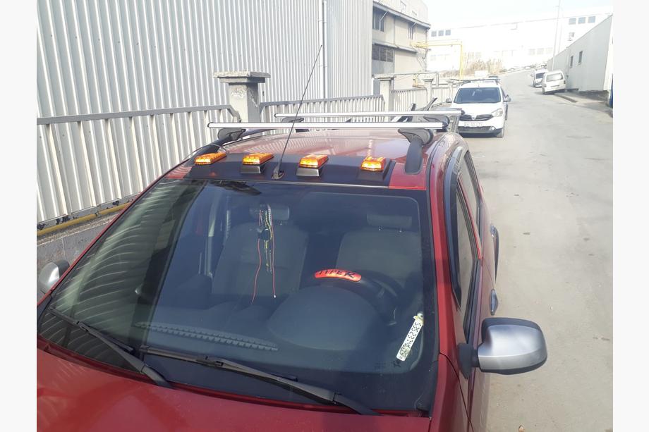 Renault Sandero 2007-2013 Windshield Sun Visor (LED, Black Matte) Photo 1