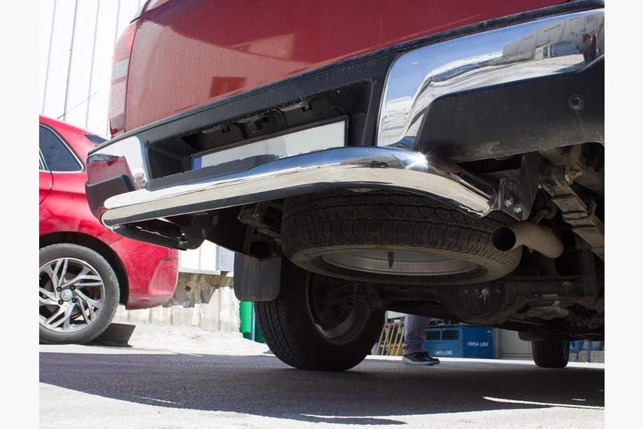 Isuzu D-Max 2019- Rear Guard Amazon Silver (76 mm, Stainless Steel) Image