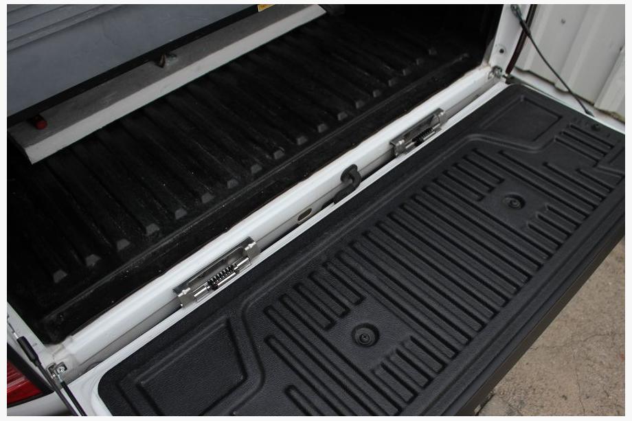 Nissan Navara/NP300 2016- Soft opening mechanism for tailgate Photo 2