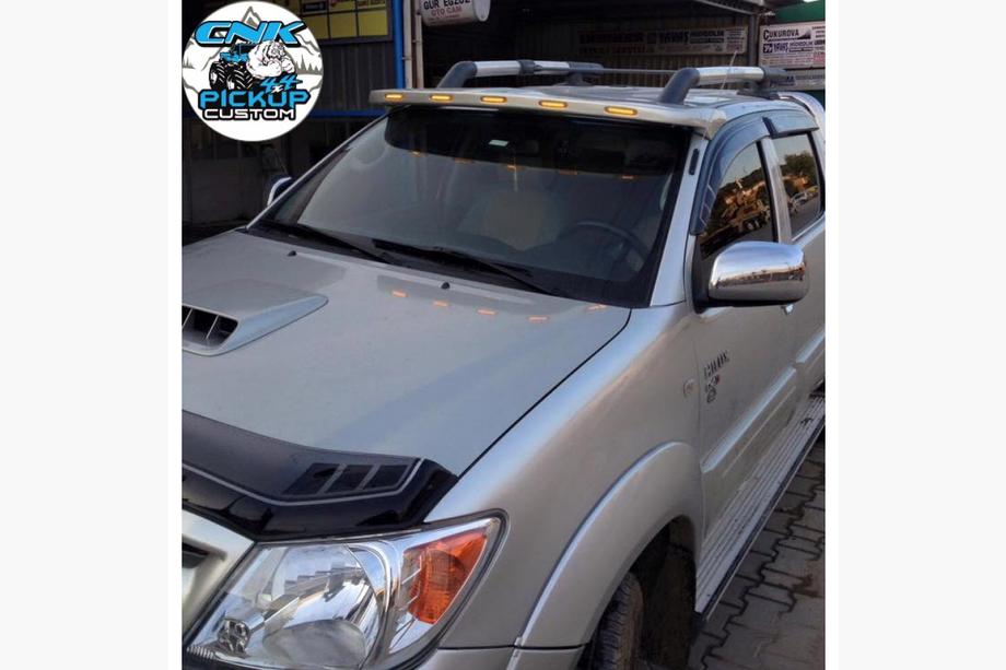 Toyota Hilux 2015- Windshield Sun Visor (Meliset LED) Image
