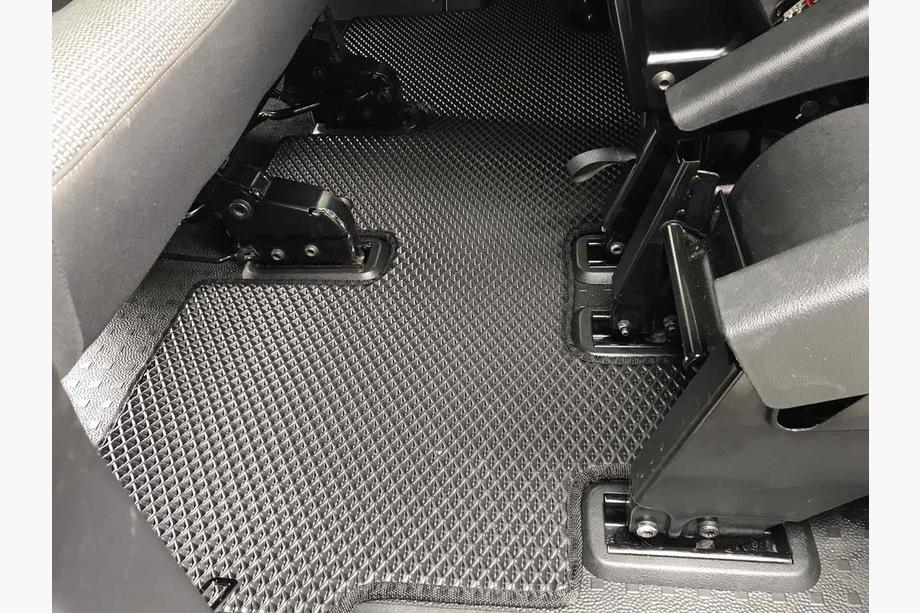 Volkswagen T5 2010-2015 EVA V2 Floor Mats (Long Wheelbase, Full Cabin Set, Black) Image