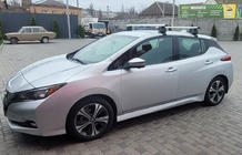 Nissan Leaf 2017- Roof rack for smooth roof (chrome, pair) photo 1