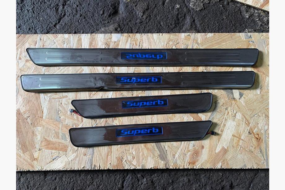 Skoda Superb 2009-2015 SALE! Door Sill Protectors Libao (4 pcs, Stainless Steel) Image